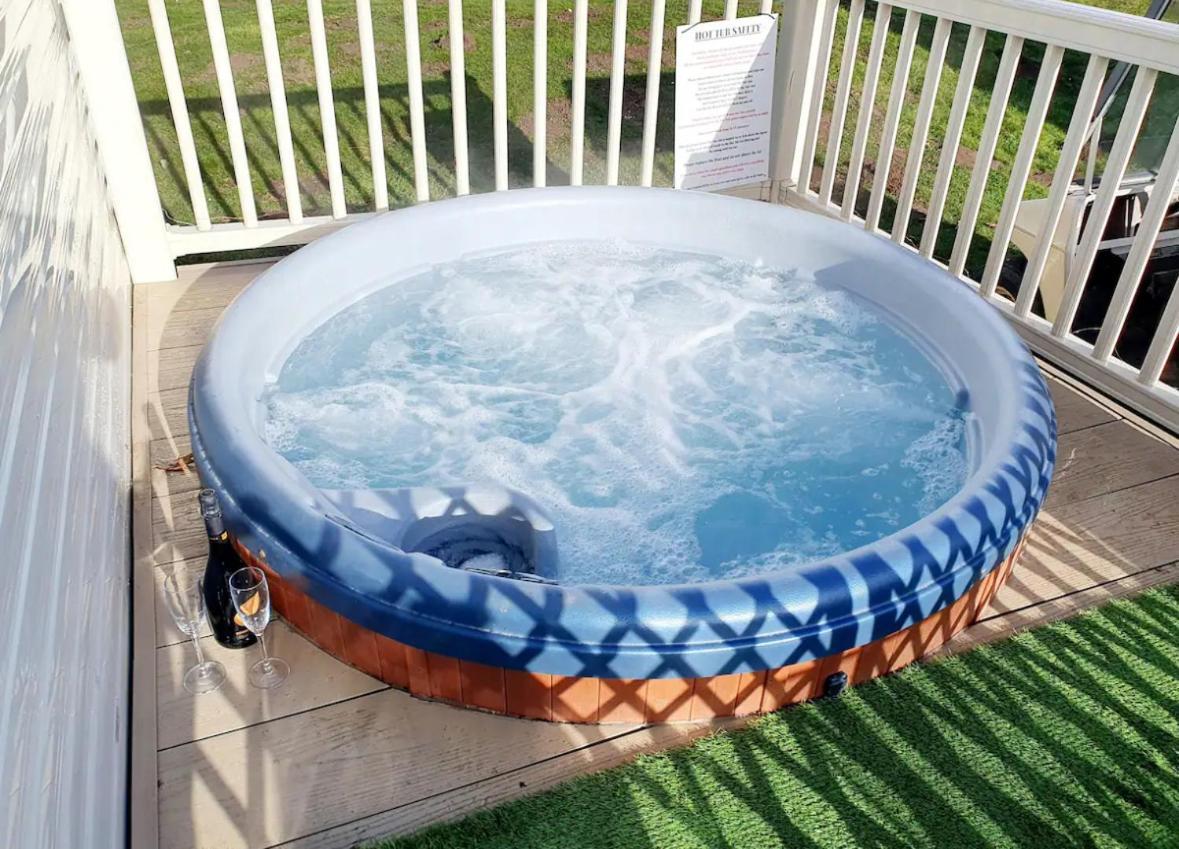 15 Kestrel Close Hot Tub Retreat Tattershall Exterior photo